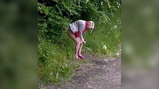 Watch this filthy mature babe scat and take a leak in POV