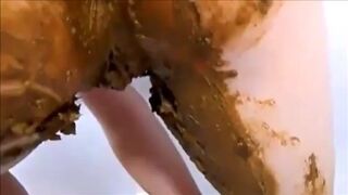 Watch this kinky girl get off with a fisting and squirt while getting off with a squirt